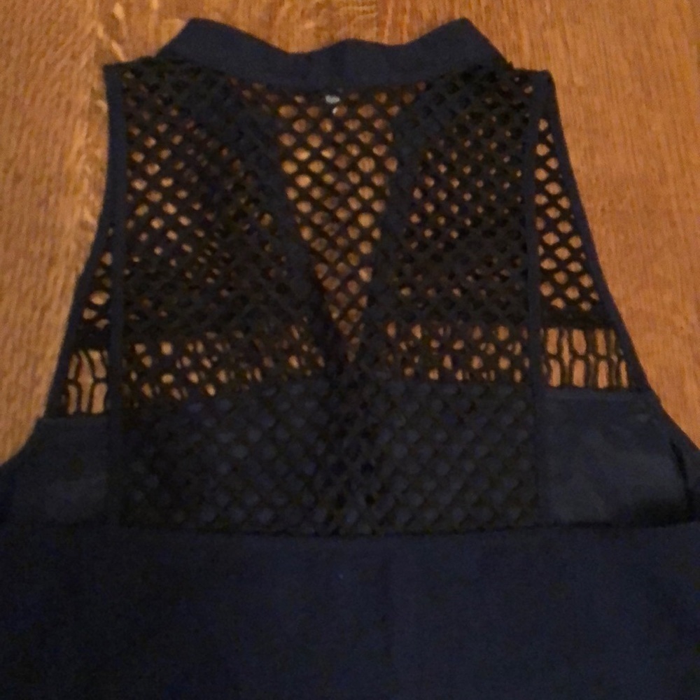 Likely Sleeveless Illusion Neckline Blouse 4 - Picture 5 of 5